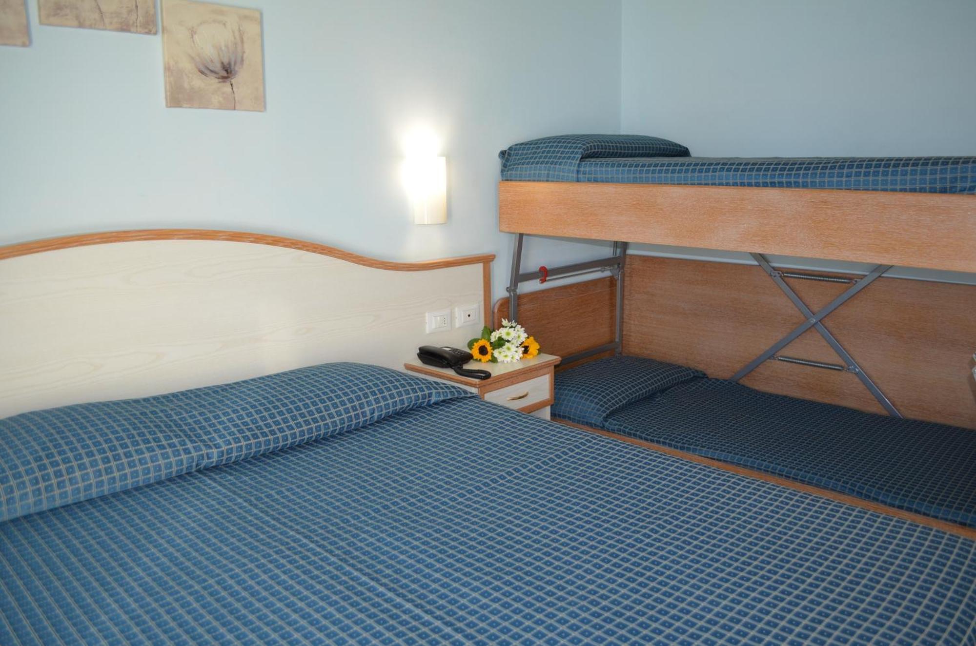 Hotel Moresco Marina dʼMarina dʼAndora Екстериор снимка